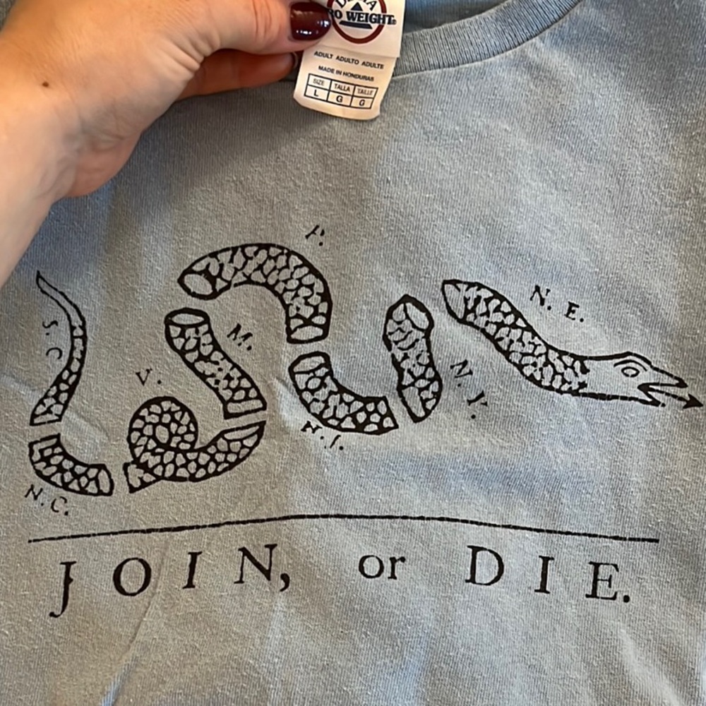 Light Blue Gadsden Flag “Join, or Die” Graphic Tee short sleeve sz L
